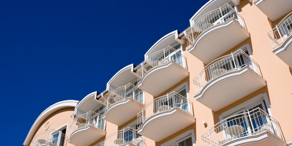 Trabajos Verticales en Fachadas de Edificios / Viviendas Sant Jaume d'Enveja · Rehabilitación de Fachadas