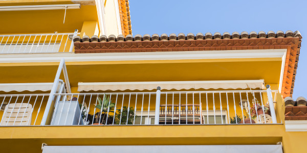 Trabajos Verticales en Fachadas de Edificios / Viviendas Vinebre · Restauración de Fachadas