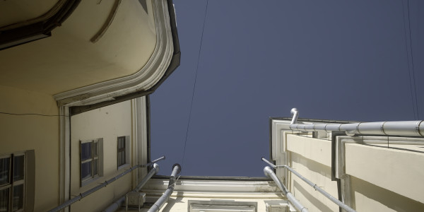 Trabajos Verticales en Fachadas de Edificios / Viviendas Vinebre · Pintado de Edificios Altos, Patios Interiores de Luces y Estructura Complejas