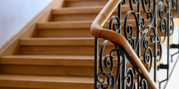 Pintar Fachadas y Patios de Luces de Comunidades Vecinos / Propietarios Benifallet · Pintado de Pasillos, Escaleras y Zonas de Tránsito